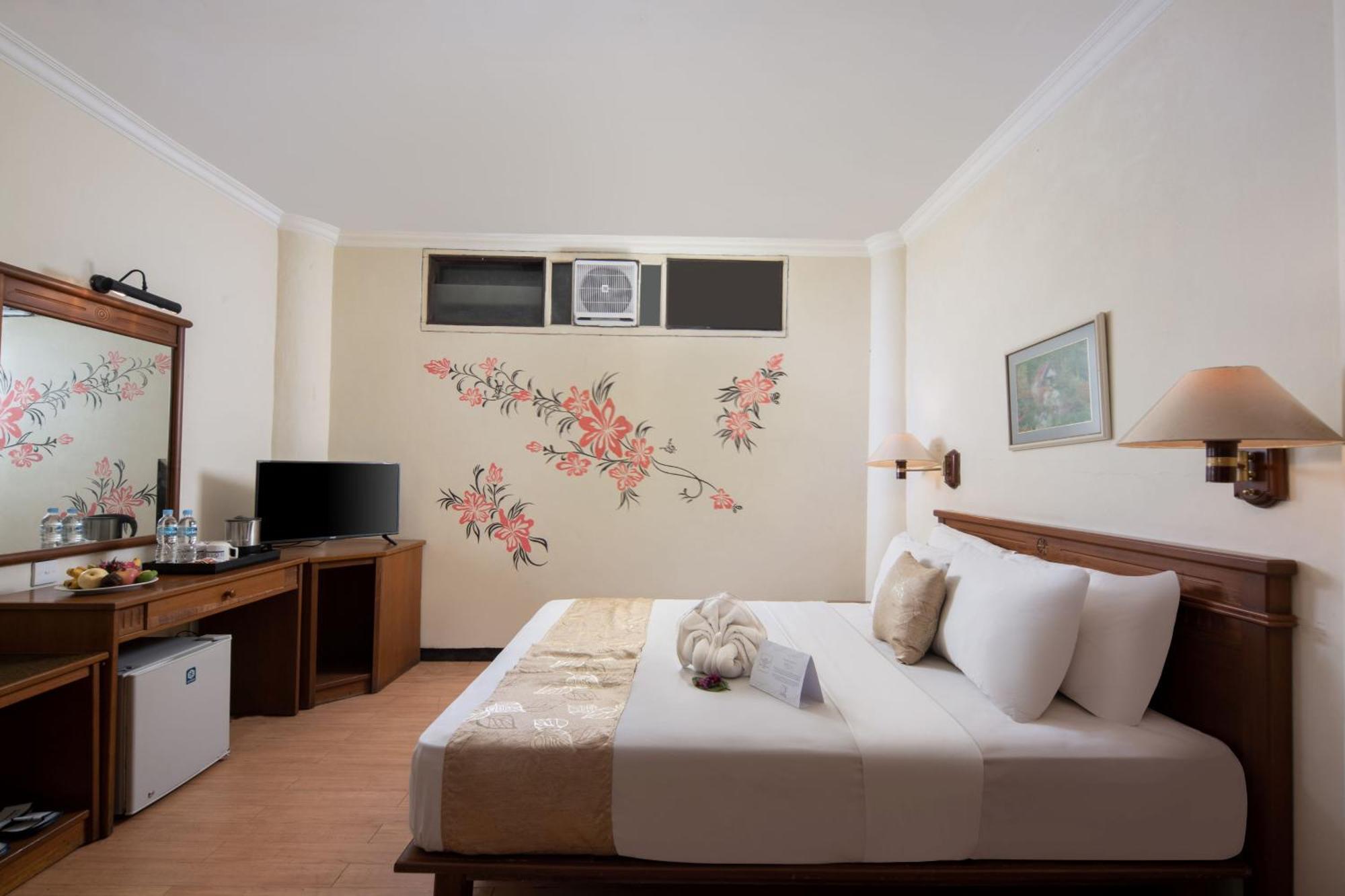 รอยัลเทรทเทสวิวโฮเต็ลแอ่นด์คอนเวนชั่น Hotel Prigen ภายนอก รูปภาพ
