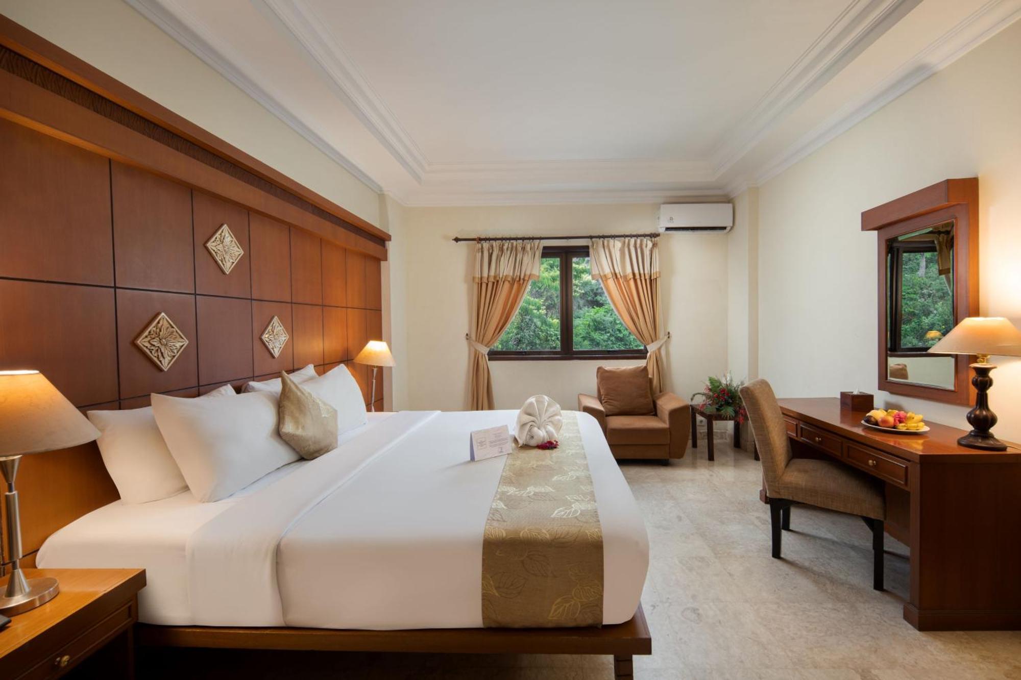 รอยัลเทรทเทสวิวโฮเต็ลแอ่นด์คอนเวนชั่น Hotel Prigen ภายนอก รูปภาพ