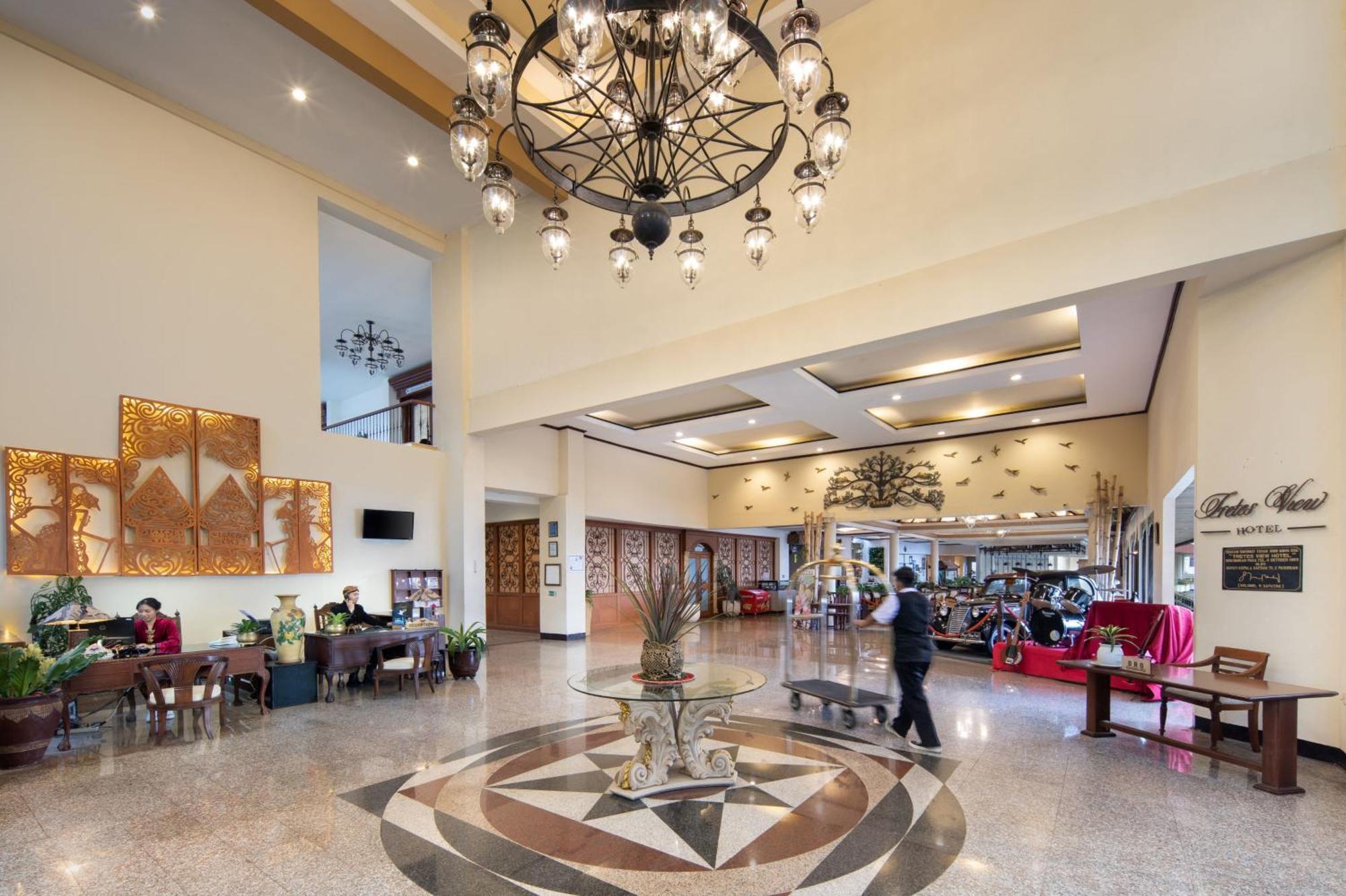 รอยัลเทรทเทสวิวโฮเต็ลแอ่นด์คอนเวนชั่น Hotel Prigen ภายนอก รูปภาพ